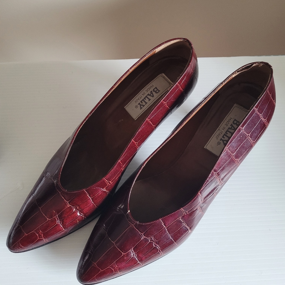 Bally croc embossed burgundy court heels vintage designer heels